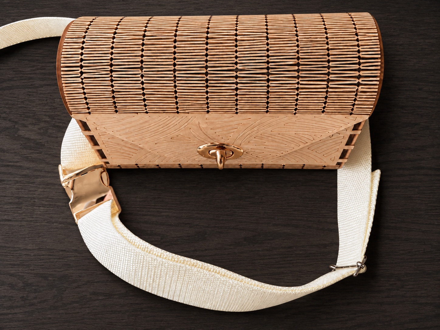 Référence SB 2 — Sac banane en bois clair — fabriqué à la main