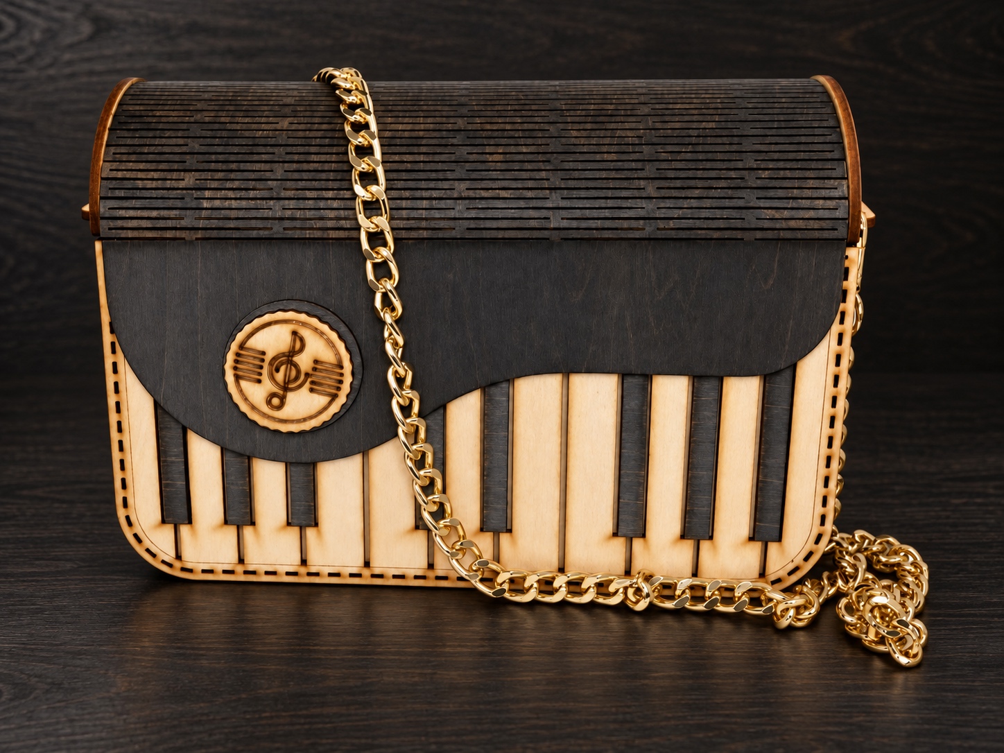 Référence SB 15 — Sac piano avec médaillon clé de sol — fabriqué à la main
