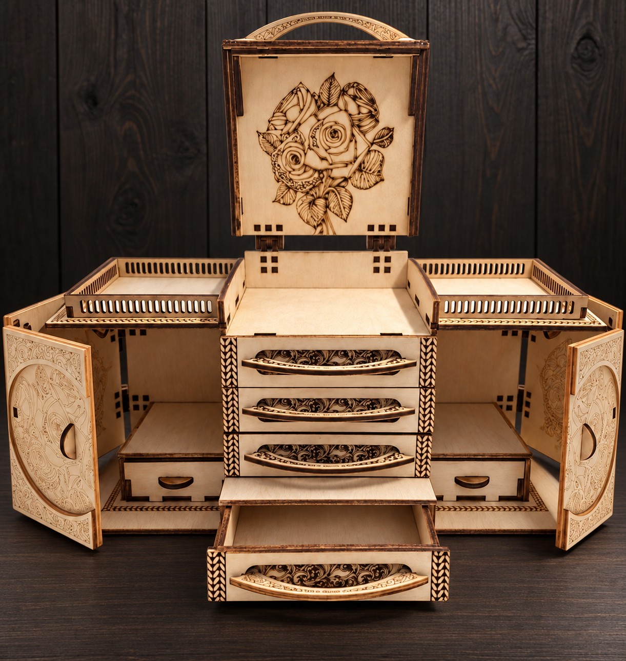 Organiseur en bois gravé — vue ouverte — AL 6b